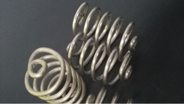 耐高溫彈簧的緊壓功能