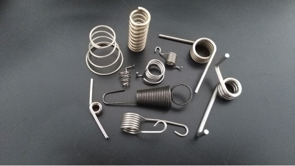 彈簧為什么要去毛刺？