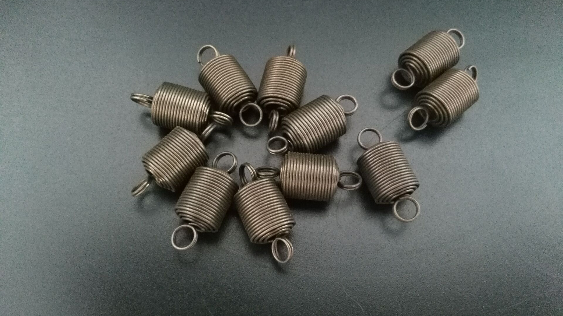 拉伸彈簧有什么特點？