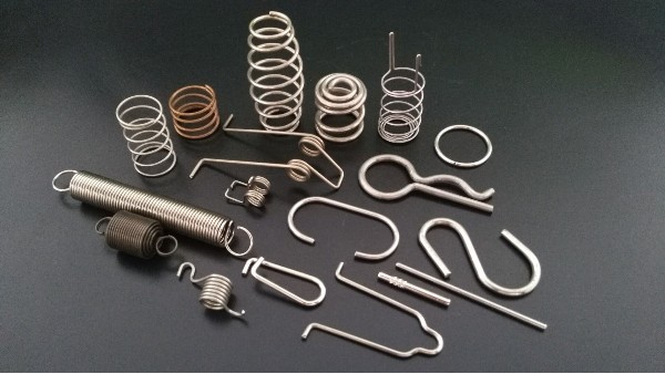 如何選擇正確選擇彈簧材料？