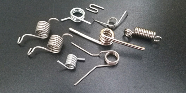 扭轉(zhuǎn)彈簧的工作原理