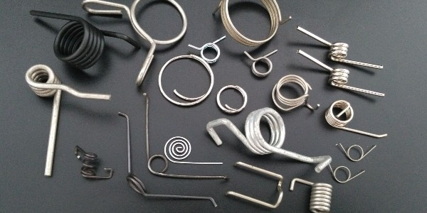 怎樣安裝轉向彈簧？